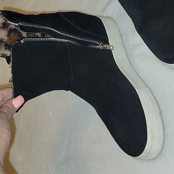 Steve Madden Women's Wedge Sneaker Black Suede Size 9 VERY GOOD CONDITION - Picture 3 of 6
